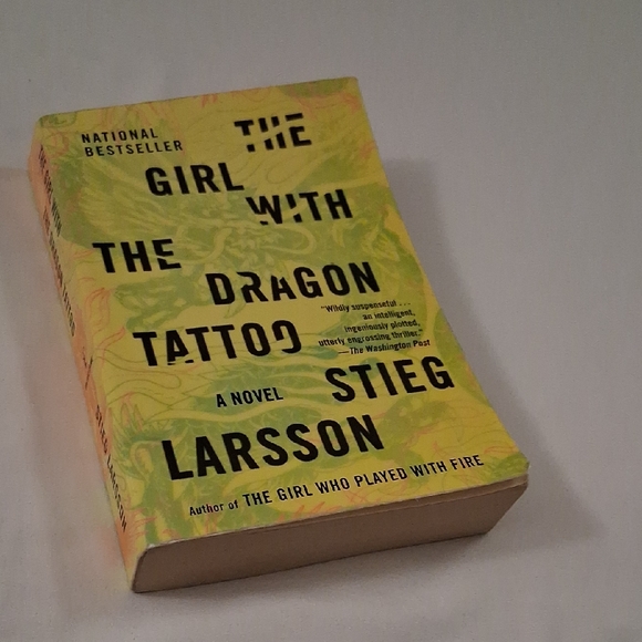 vintage crime Other - The Girl with the Dragon Tattoo Novel